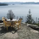 1 Bedroom Front In Feriehus Valen (Hordaland)