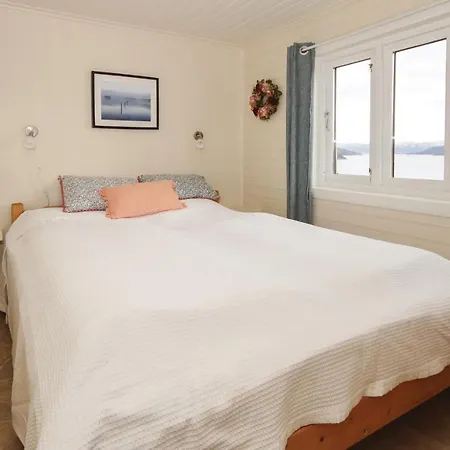 1 Bedroom Front In * Valen (Hordaland)
