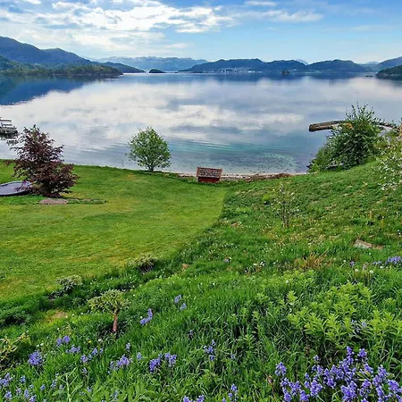 1 Bedroom Front In Valen (Hordaland)